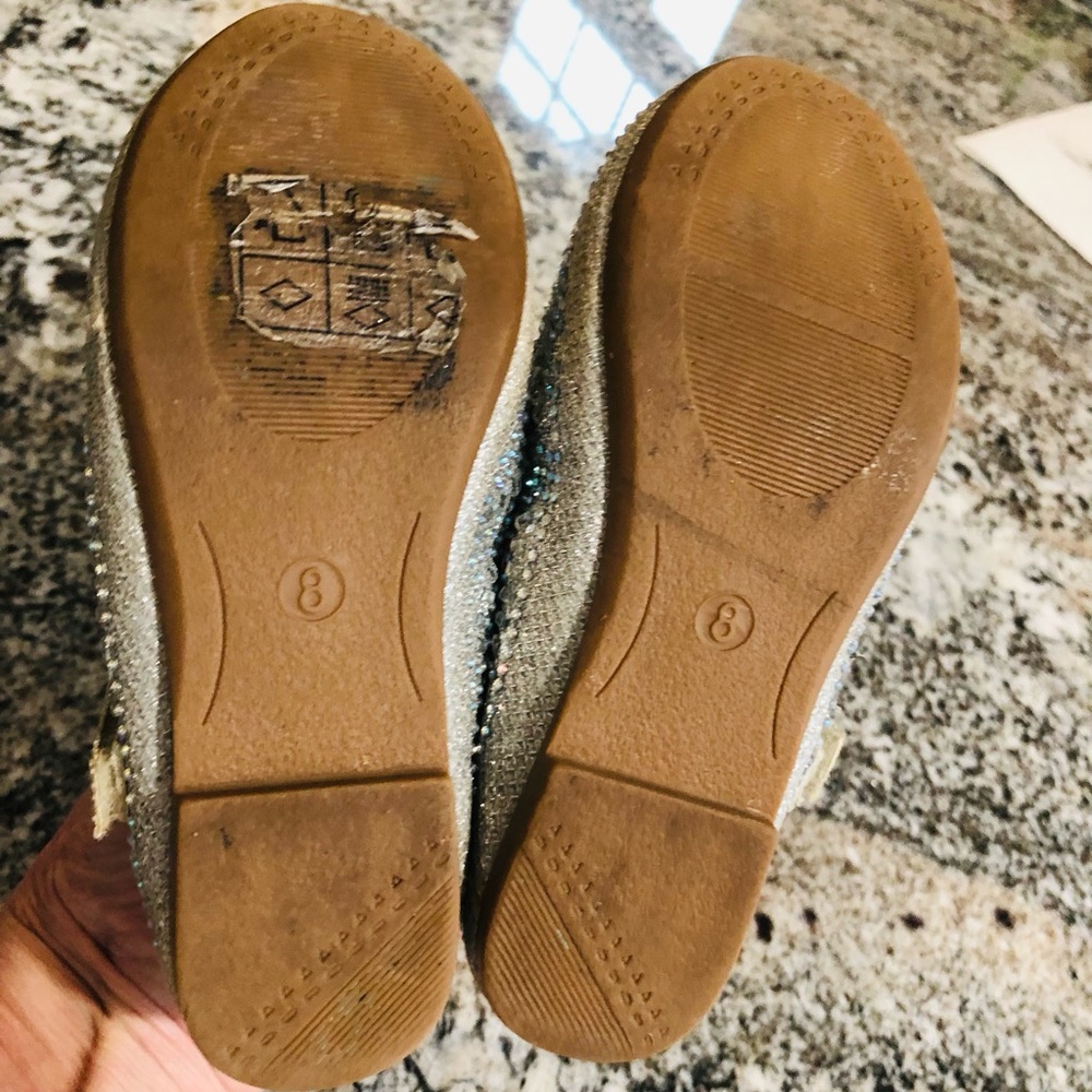 Olive & Edie Girls Toddler Sparkling Shoes. Size 8. - Picture 3 of 3